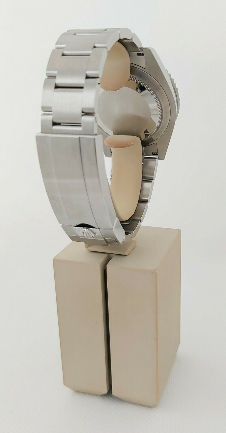 Rolex Submariner 124060, 2021 - New &amp; Unworn