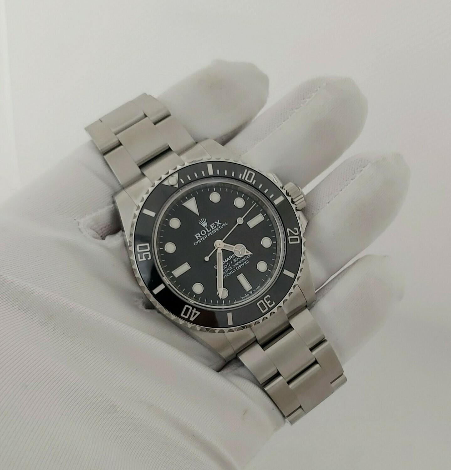 Rolex Submariner 124060, 2021 - New &amp; Unworn