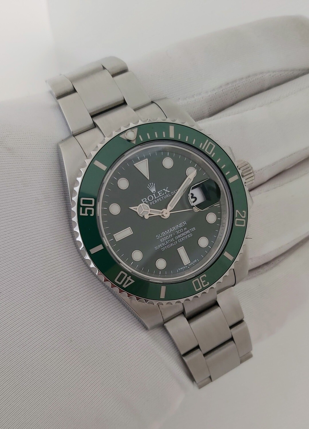 Rolex Submariner 116610LV Hulk - 2019 - Full Set - Exceptional Condition