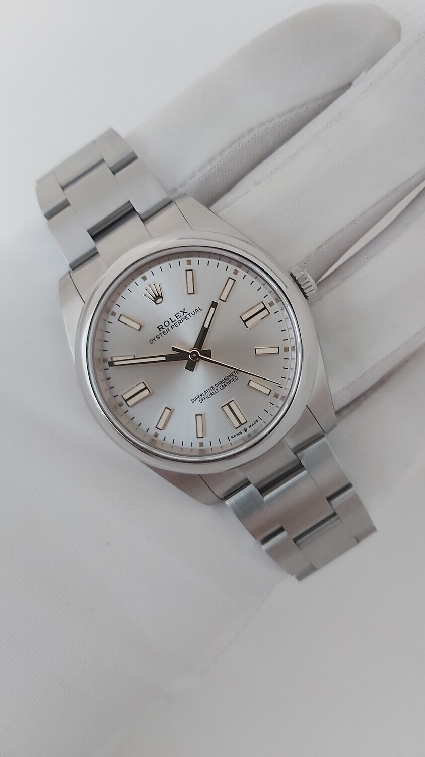 Rolex Oyster Perpetual 41 124300 - Silver Dial - Unworn Full Set