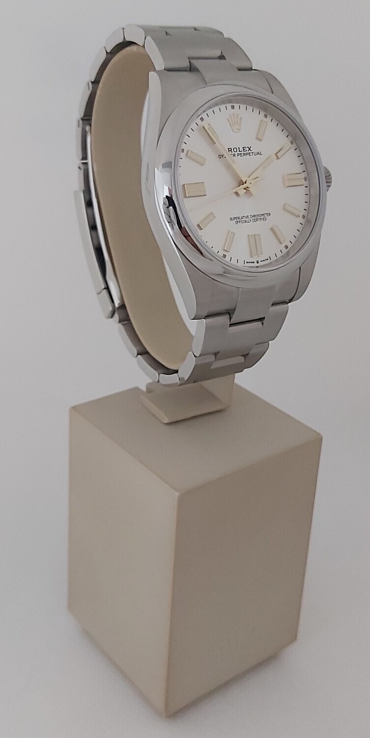 Rolex Oyster Perpetual 41 124300 - Silver Dial - Unworn Full Set