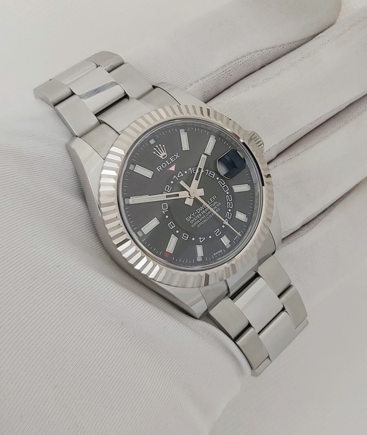 Rolex Sky Dweller 326934 - 2021 - Black Dial - Full Set - Excellent Condition