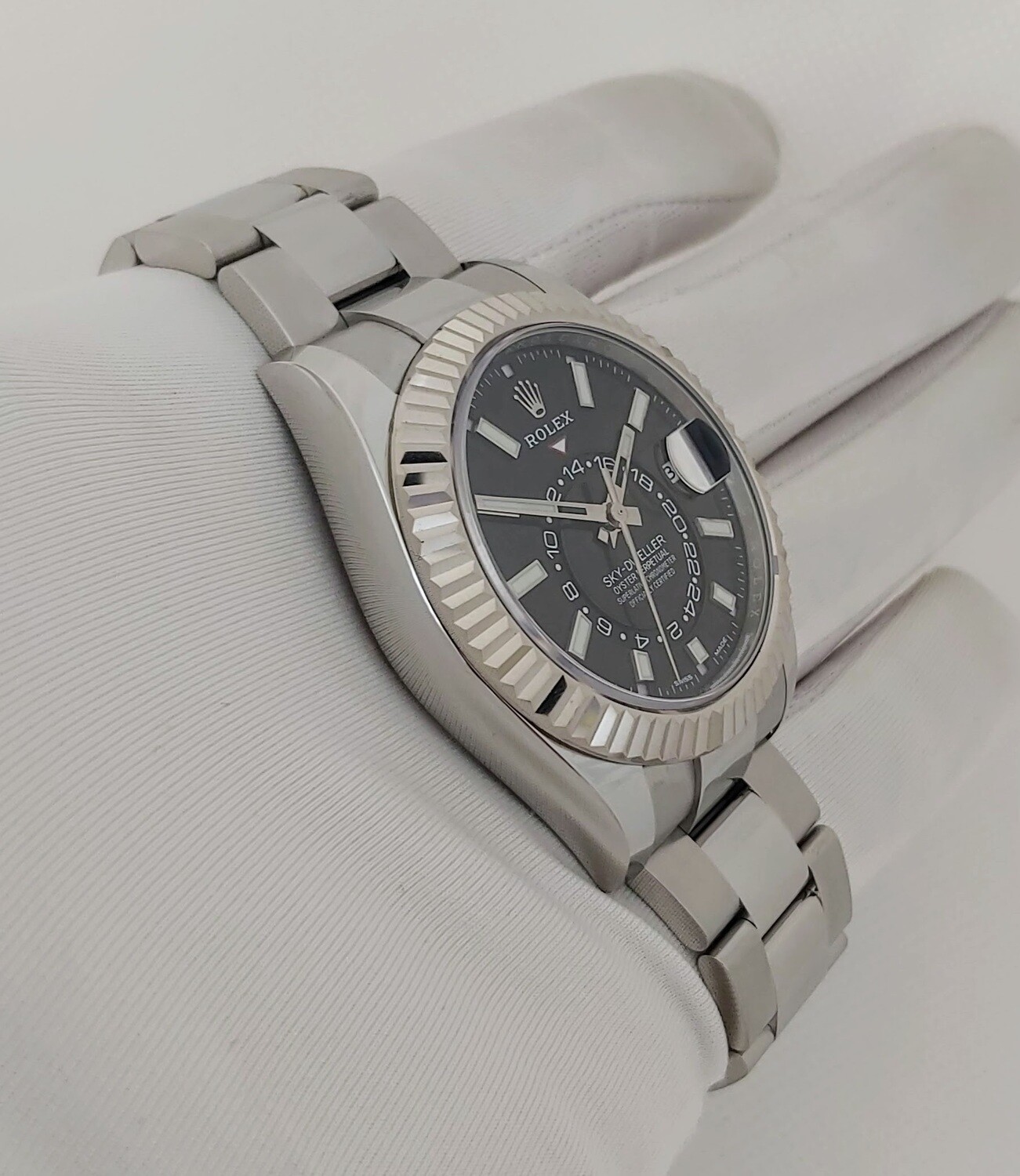 Rolex Sky Dweller 326934 - 2021 - Black Dial - Full Set - Excellent Condition