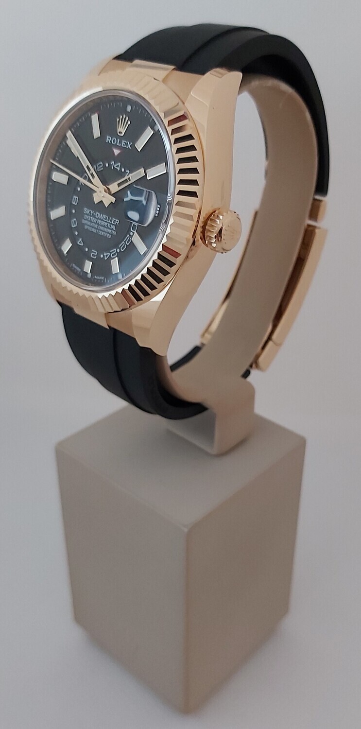 Rolex SkyDweller 326238 - New &amp; Unworn 2021 - 18K Gold - Full Set