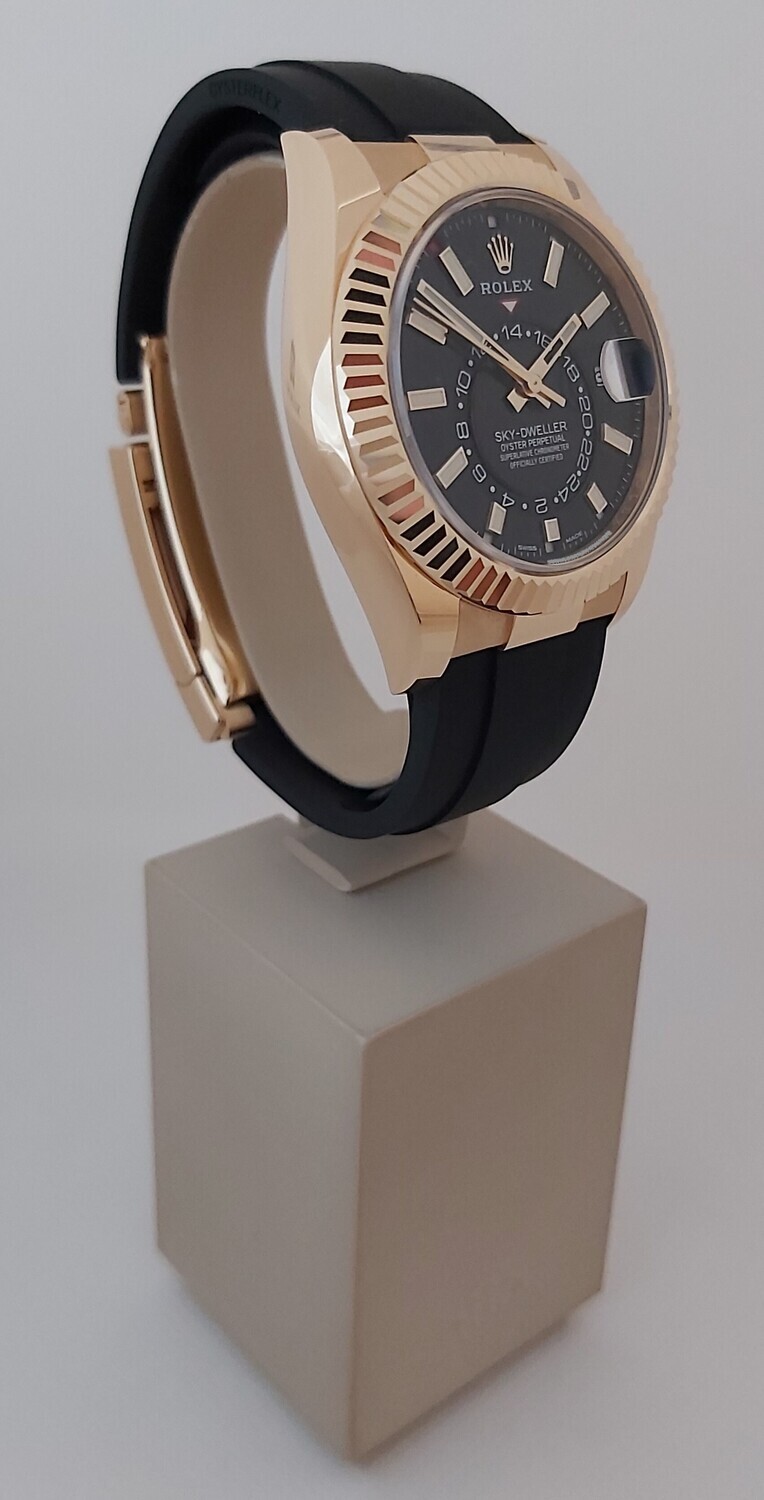 Rolex SkyDweller 326238 - New &amp; Unworn 2021 - 18K Gold - Full Set