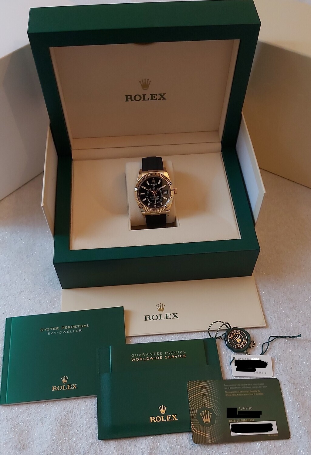 Rolex SkyDweller 326238 - New &amp; Unworn 2021 - 18K Gold - Full Set
