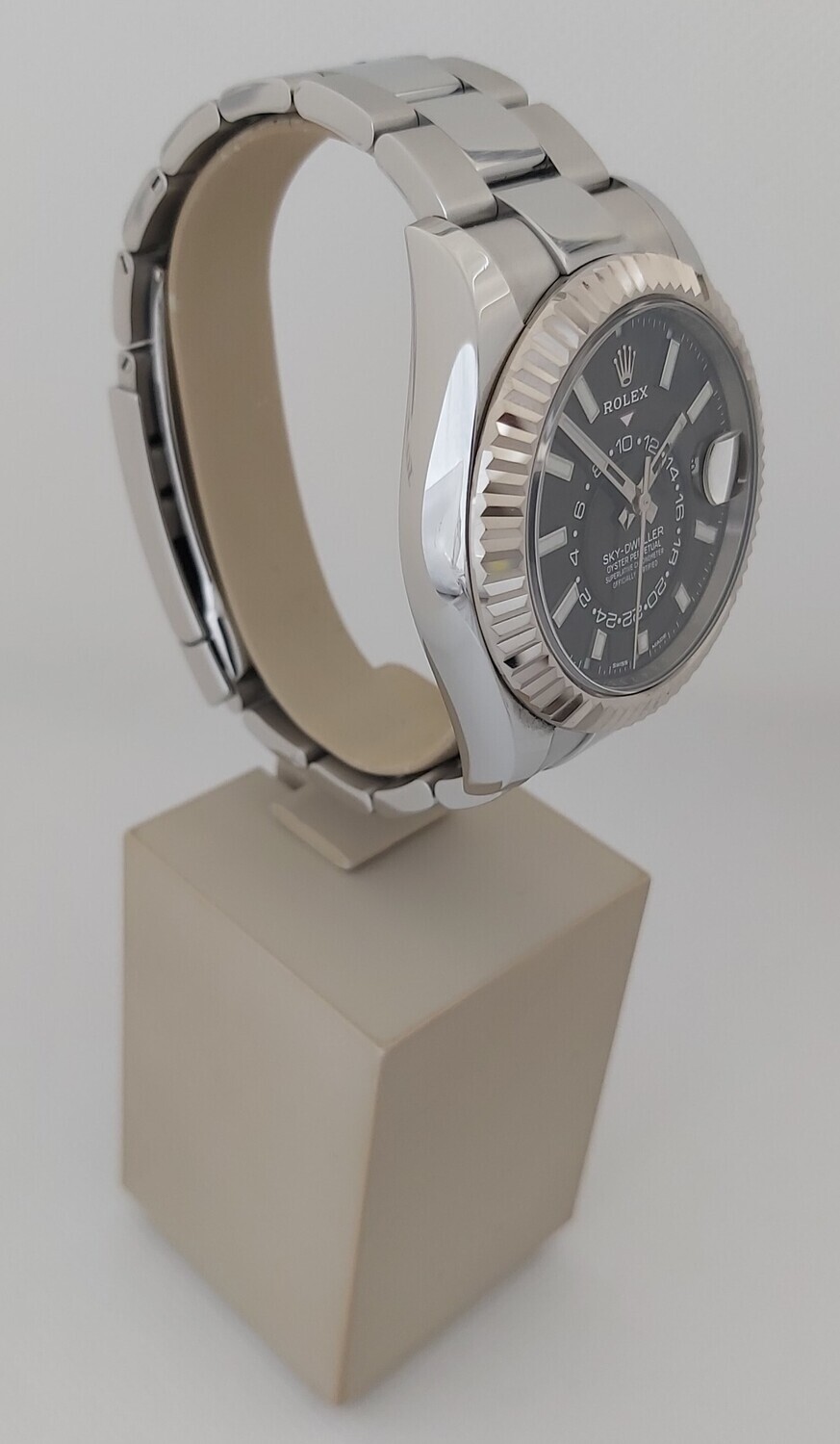 Rolex Sky Dweller 326934 - 2019 - Black Dial - Full Set - Excellent Condition
