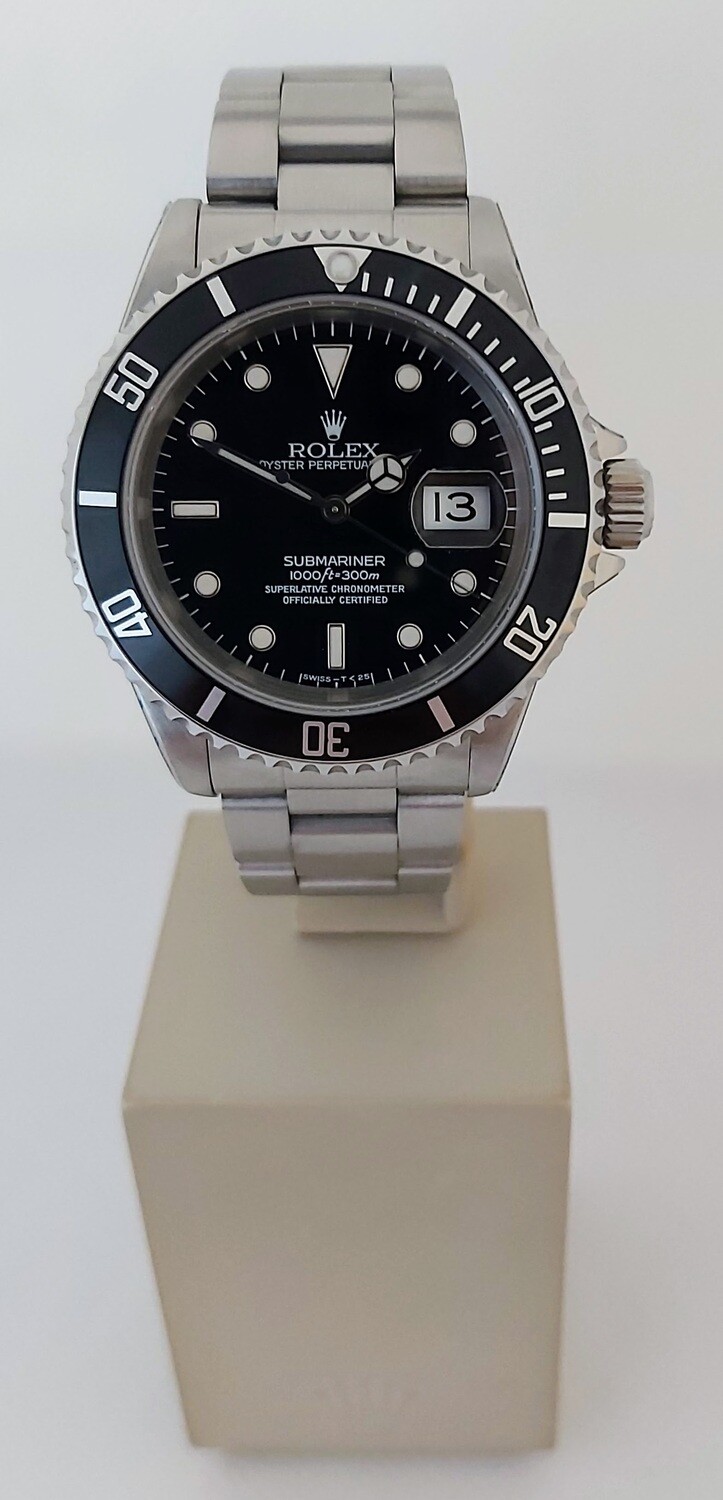 Rolex Submariner 16610 - 1996 Box and Rolex 2022 Service Warranty