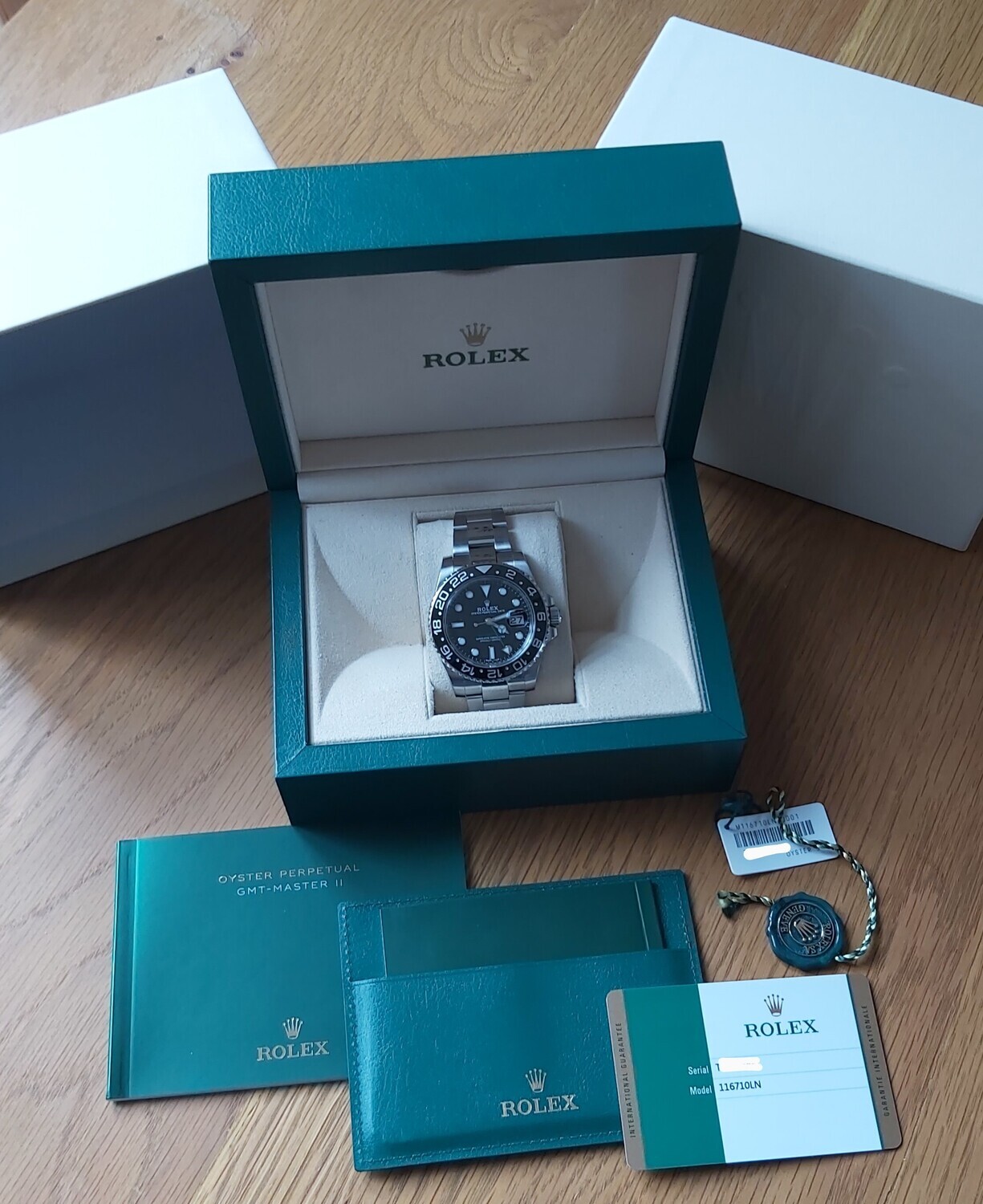 Rolex GMT Master II 116710LN - 2017 Full Set - Excellent condition