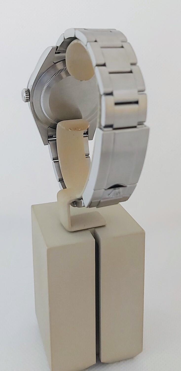 Rolex Explorer 214270, 39mm 2018 Complete Set in Superb Condition