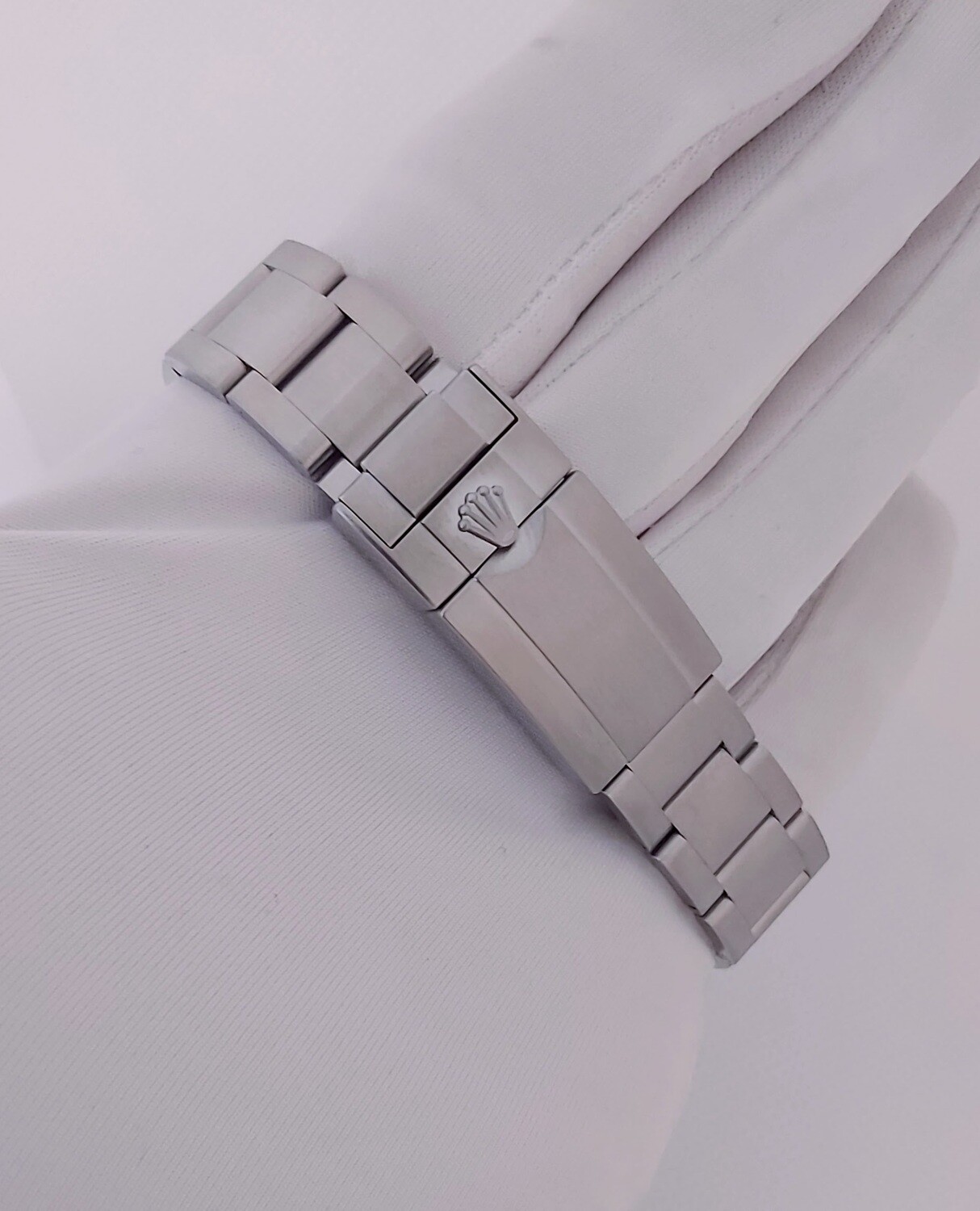 Rolex Explorer 214270, 39mm 2018 Complete Set in Superb Condition