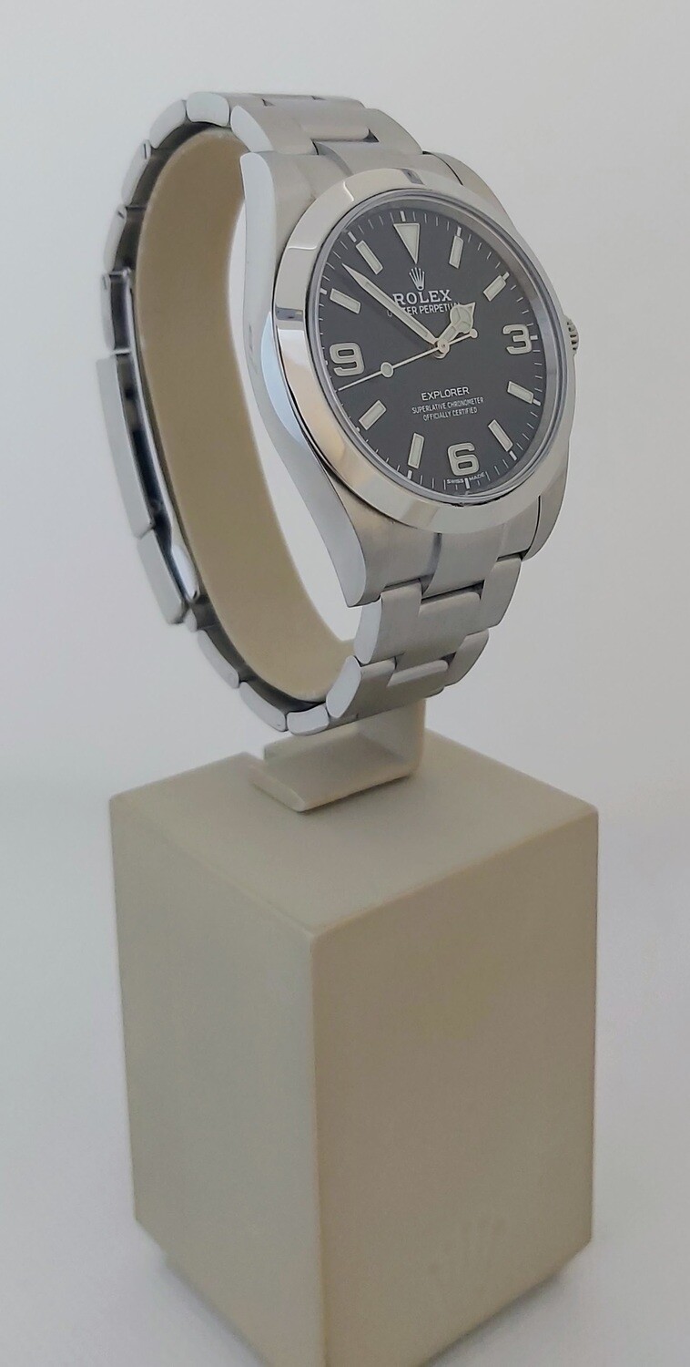 Rolex Explorer 214270, 39mm 2018 Complete Set in Superb Condition
