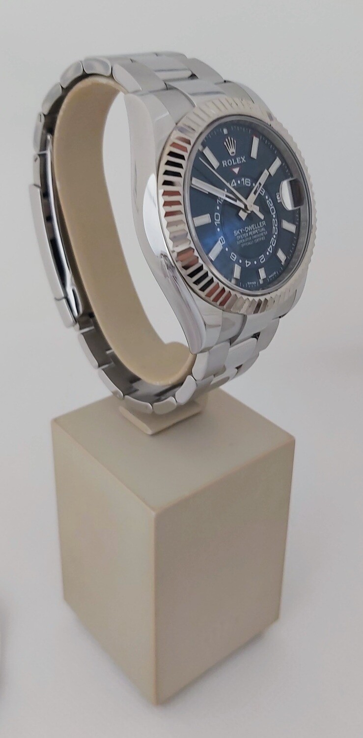 Rolex Sky-Dweller 326934 - Blue Dial 2021 - Full Set - Exceptional Condition