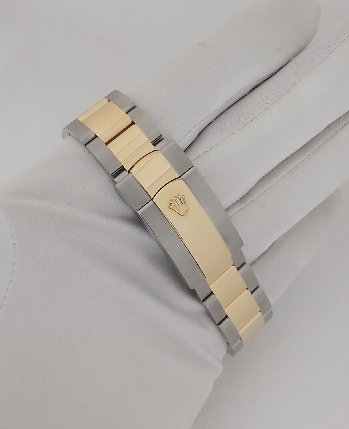Rolex Sky-Dweller 326933 - 2021 White Dial Full Set - New &amp; Unworn