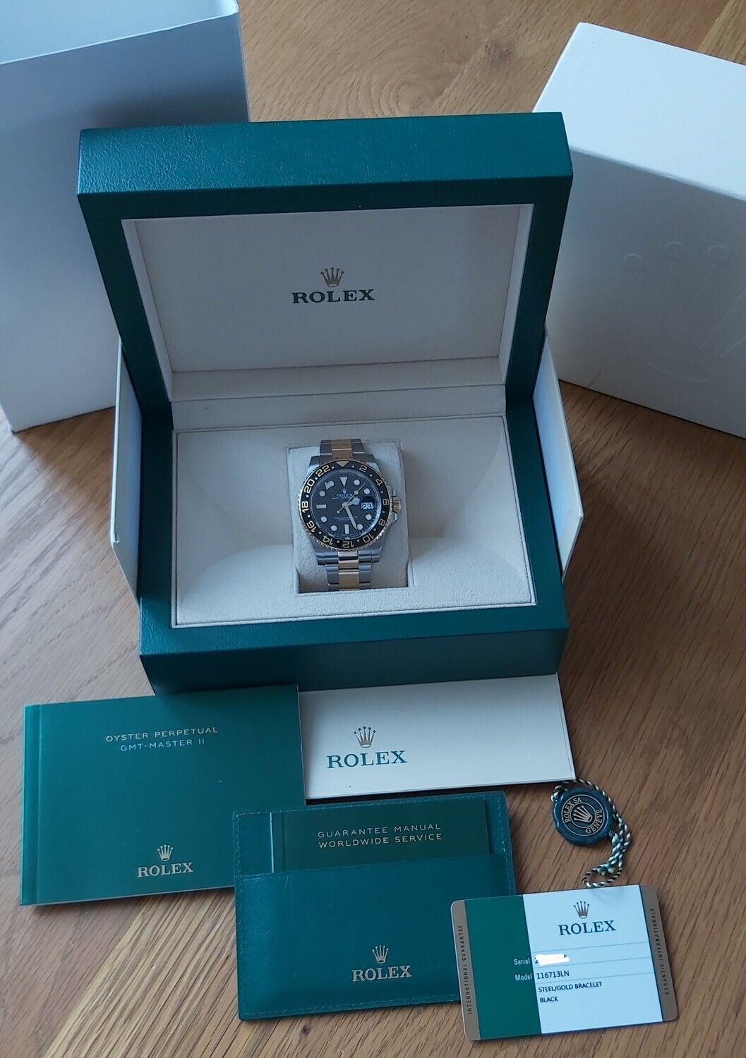 Rolex GMT Master II 116713LN - Full Set - 2018