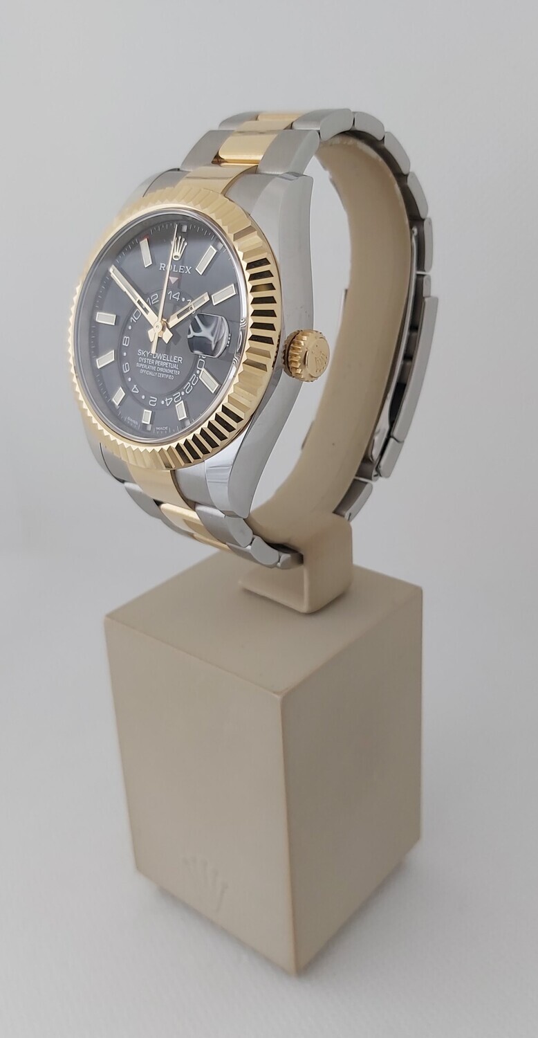 Rolex Sky-Dweller 326933 - 2022 - Black Dial - Full Set - New &amp; Unworn