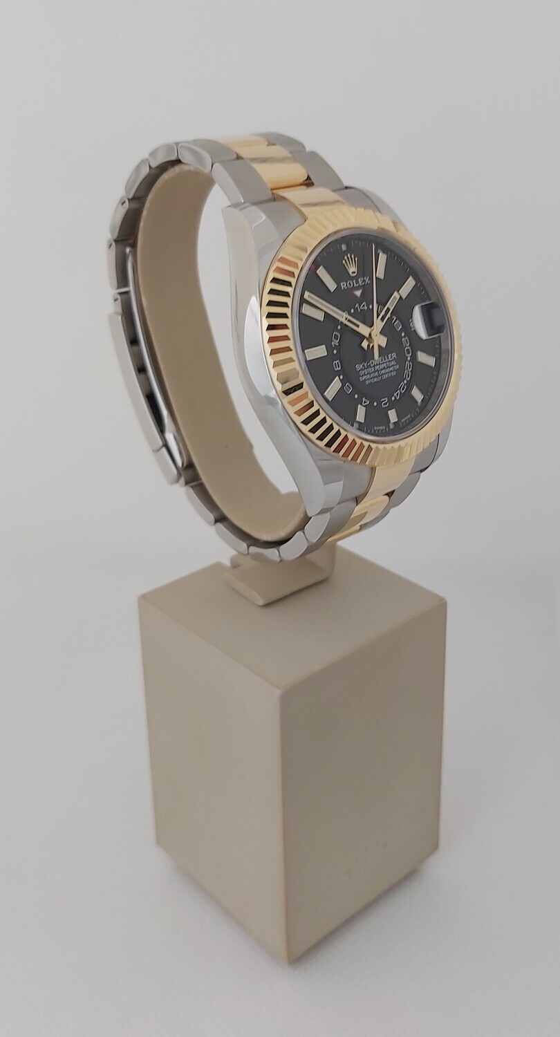 Rolex Sky-Dweller 326933 - 2022 - Black Dial - Full Set - New &amp; Unworn