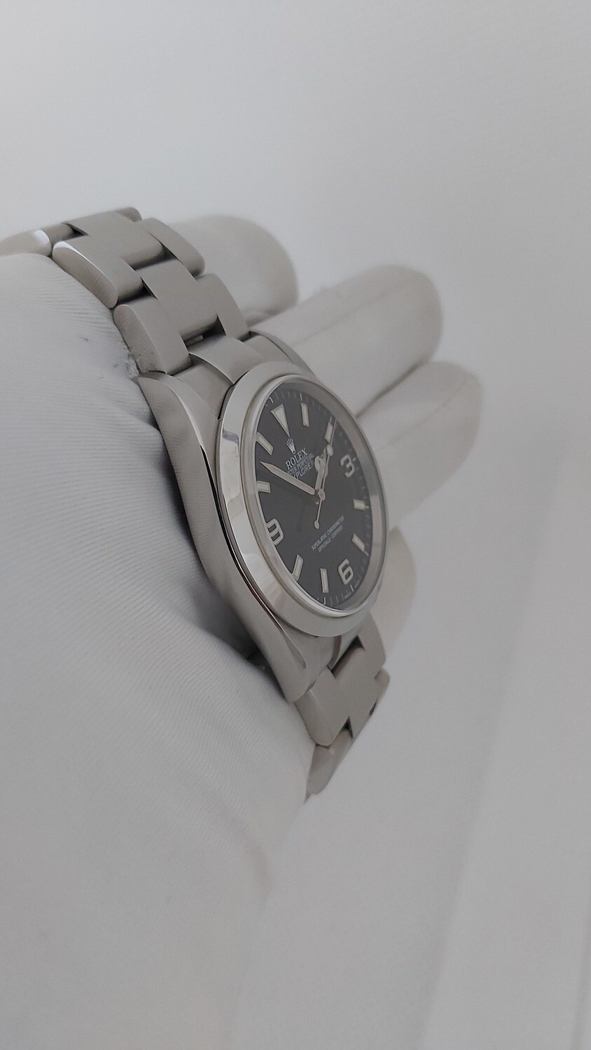 Rolex Explorer 114270 - 2001 - Excellent Condition Full Set