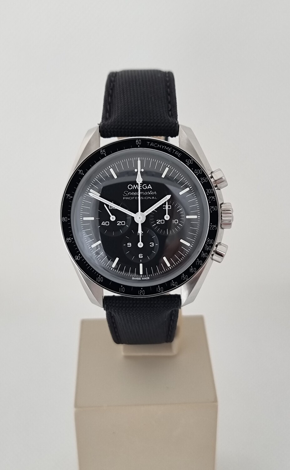 Omega Speedmaster Pro Moonwatch 42mm 310.32.42.50.01.001 - 2022 New/Unworn