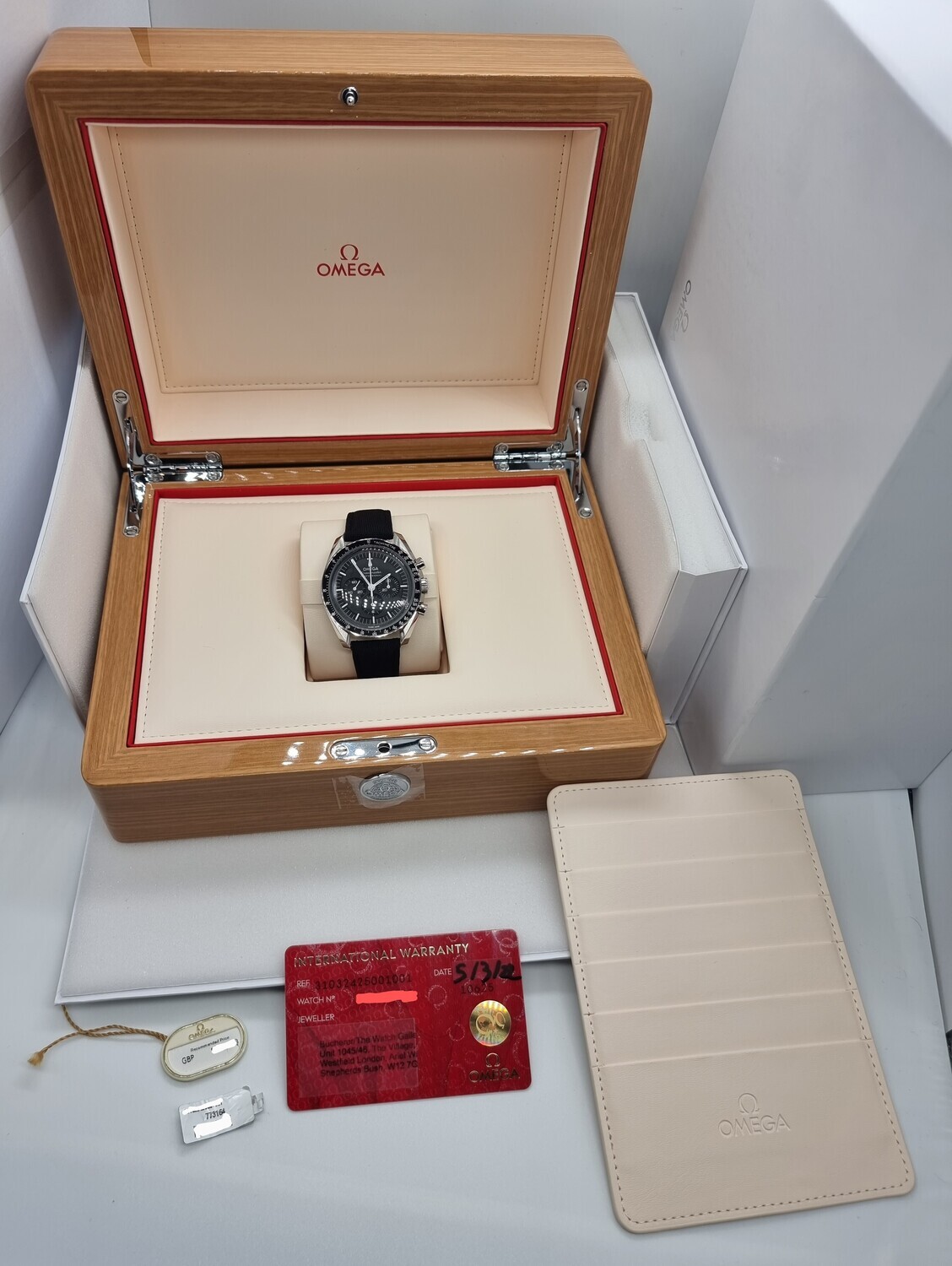 Omega Speedmaster Pro Moonwatch 42mm 310.32.42.50.01.001 - 2022 New/Unworn