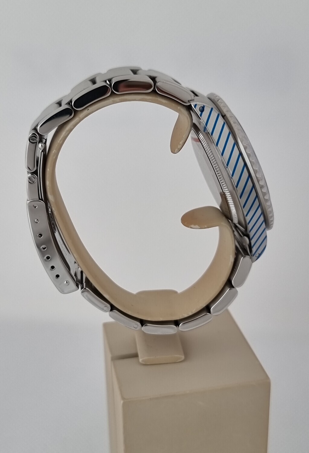 Rolex GMT Master 16700 &#39;Pepsi Dial&#39; - Box &amp; 2022 Rolex Service