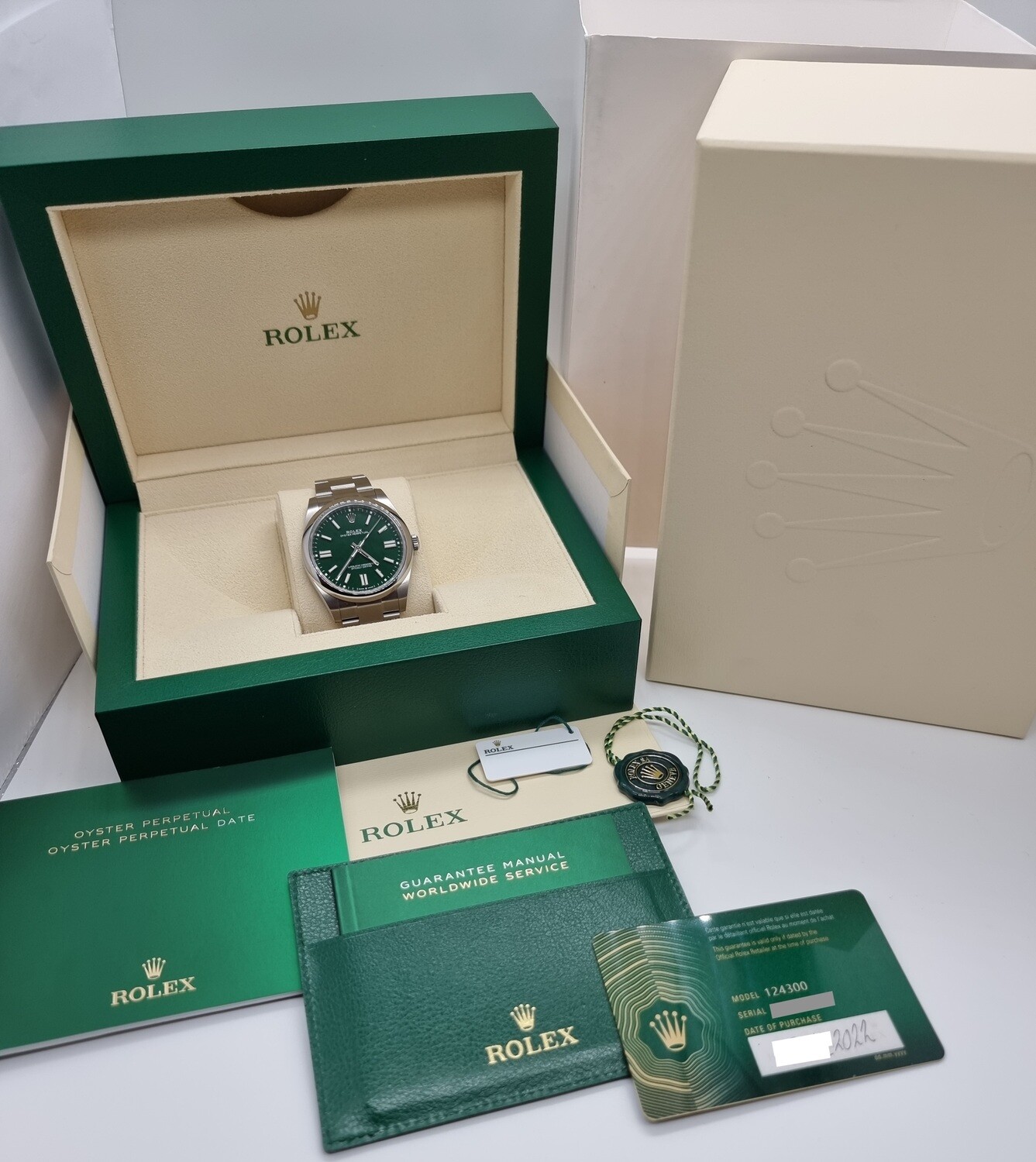 Rolex Oyster Perpetual 41 - 124300 Green Dial - 2022 New &amp; Unworn - Full Set