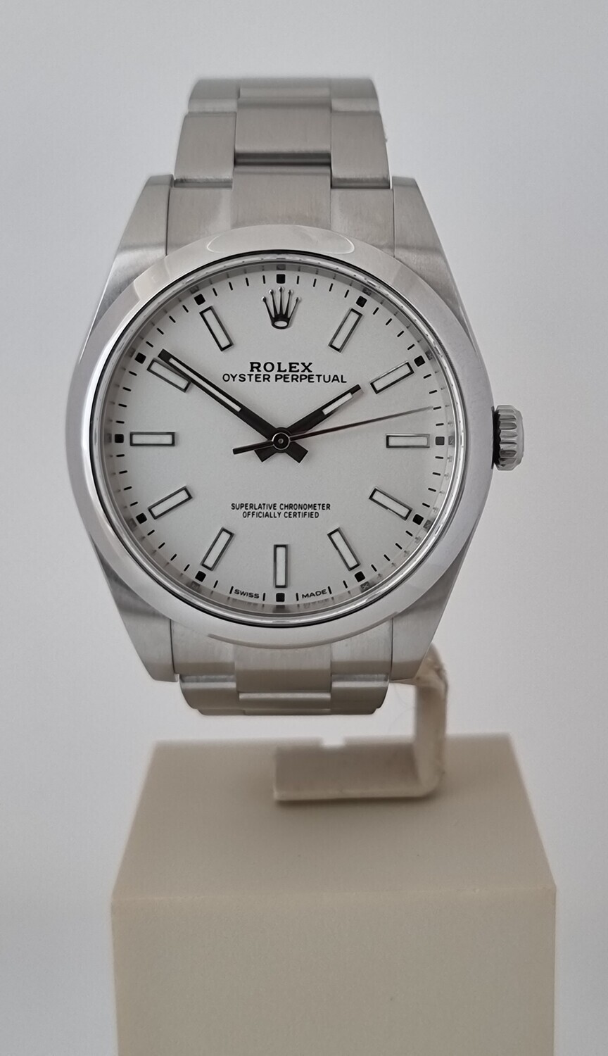 Rolex OYSTER PERPETUAL 39 114300, White Dial, 2019 Full Set, Excellent Condition