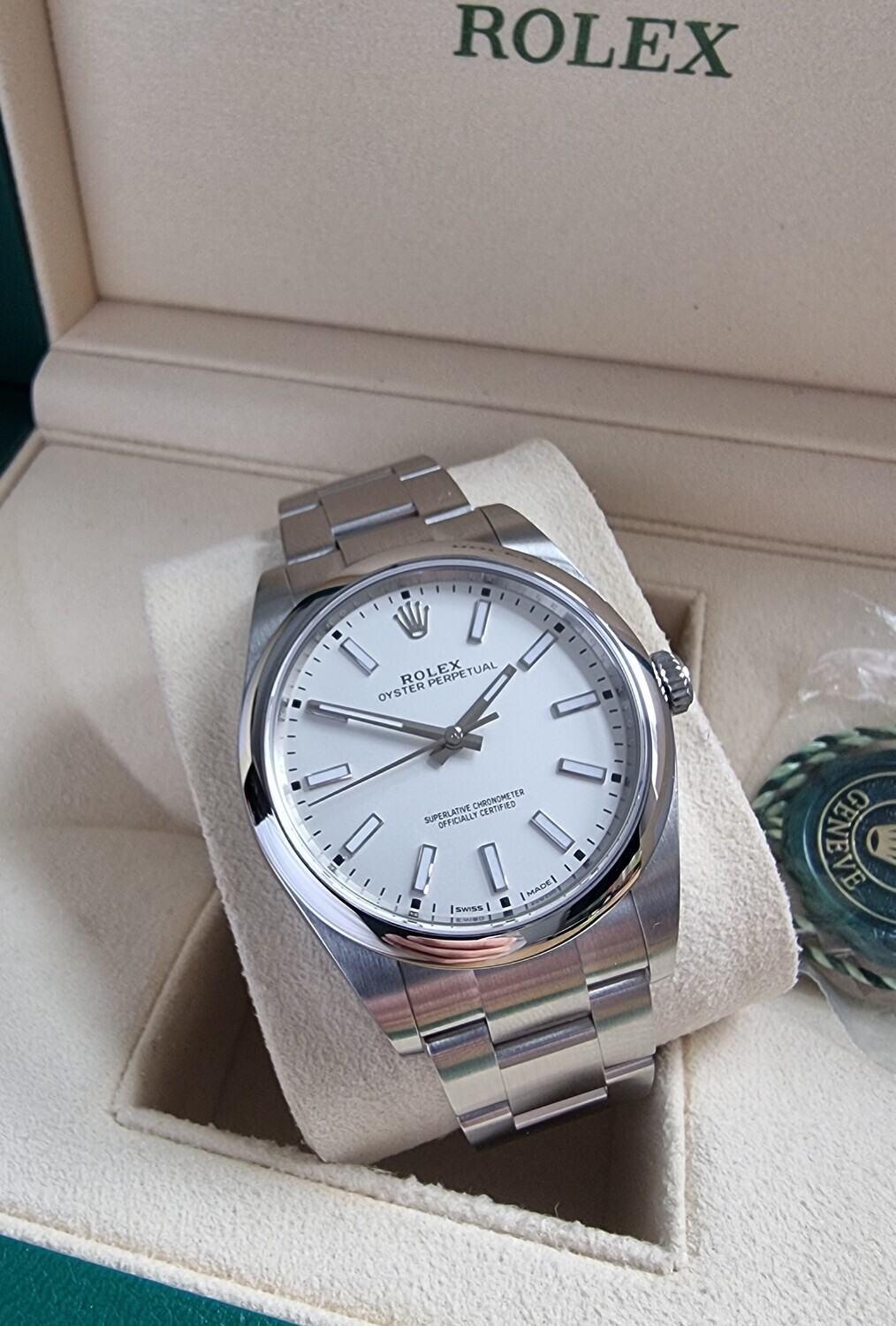 Rolex OYSTER PERPETUAL 39 114300, White Dial, 2019 Full Set, Excellent Condition