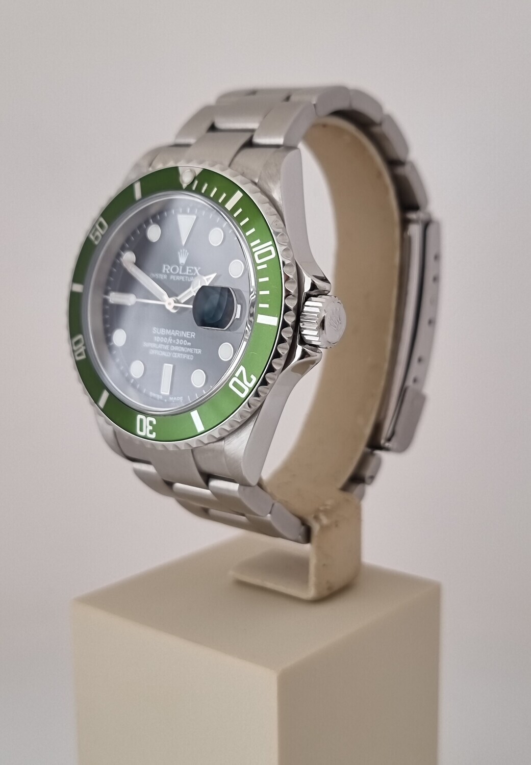 Rolex Submariner 16610LV Kermit &#39;Flat 4&#39; - Full Set, Rare &amp; Collectible