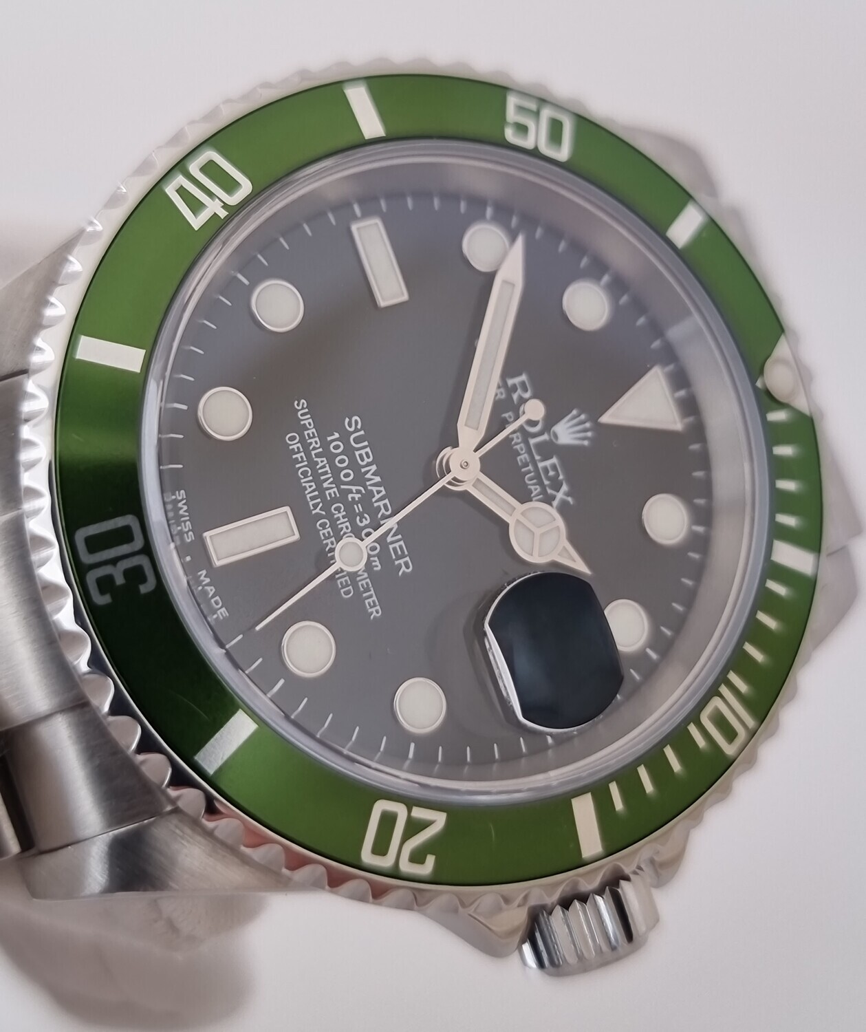 Rolex Submariner 16610LV Kermit &#39;Flat 4&#39; - Full Set, Rare &amp; Collectible