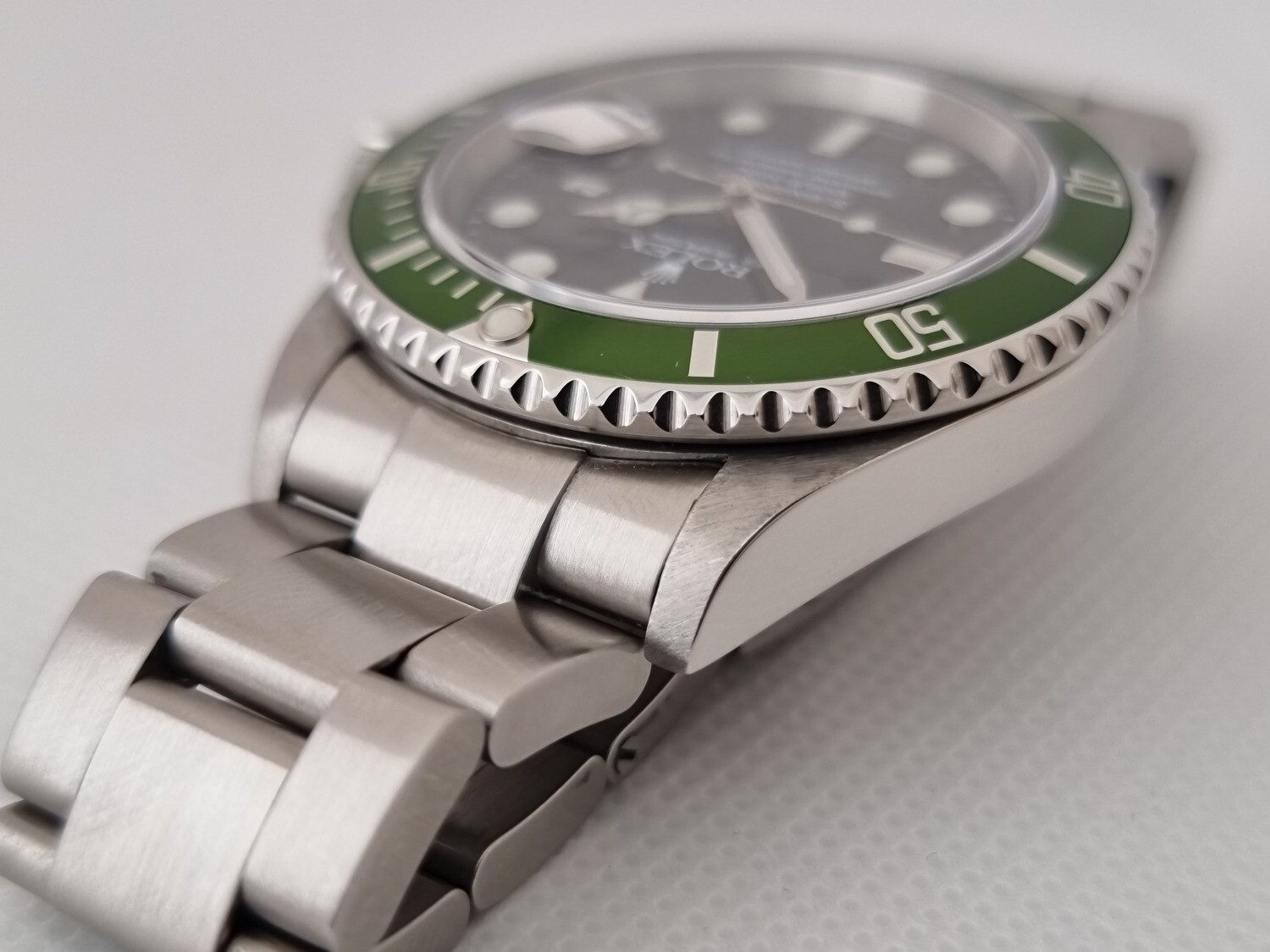 Rolex Submariner 16610LV Kermit &#39;Flat 4&#39; - Full Set, Rare &amp; Collectible