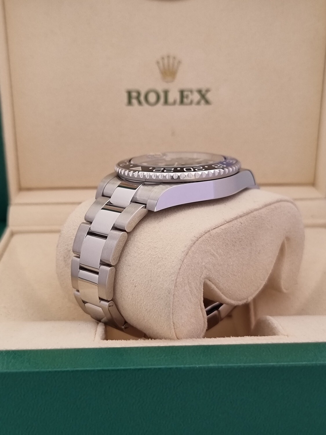 Rolex GMT Master II 116710BLNR &#39;BATMAN&#39; - 2016 Full Set