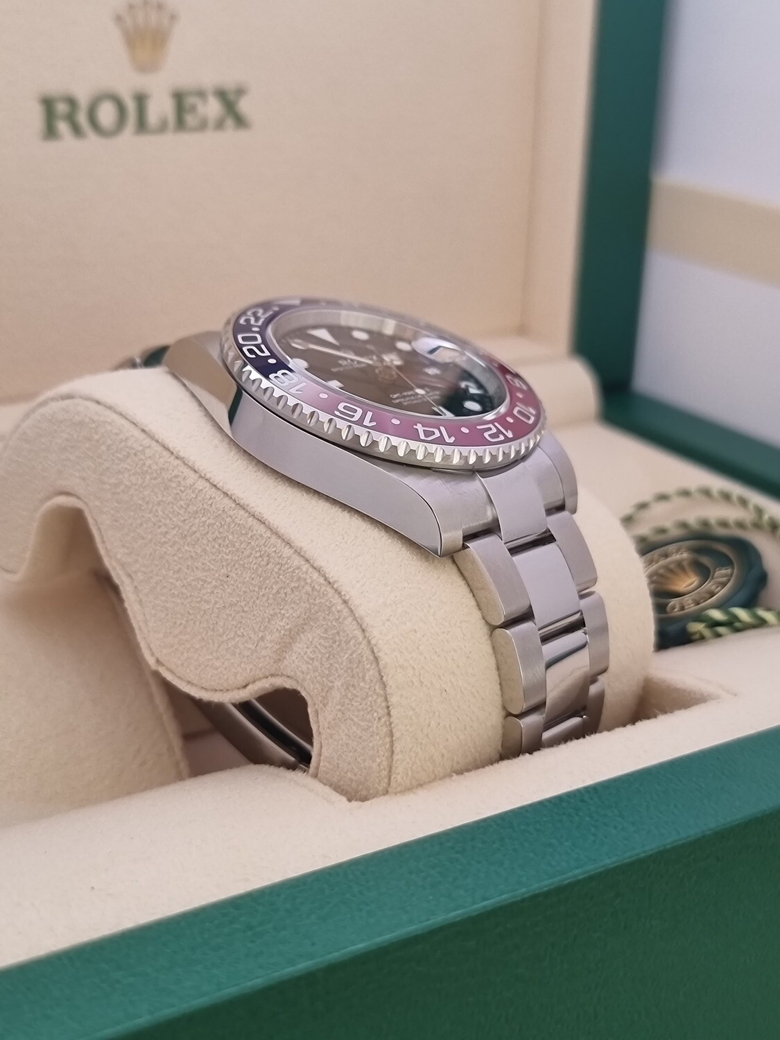 Rolex GMT Master II 126710BLRO &#39;Pepsi&#39; 2023 - Full Set - Unworn Condition