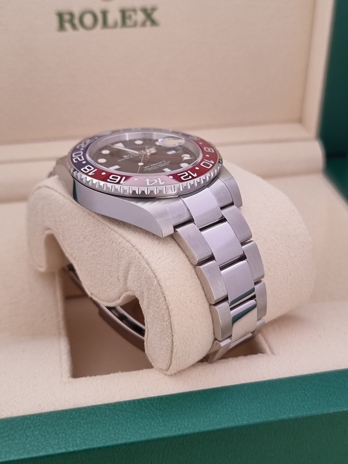 Rolex GMT Master II 126710BLRO &#39;Pepsi&#39; 2023 - Full Set - Unworn Condition