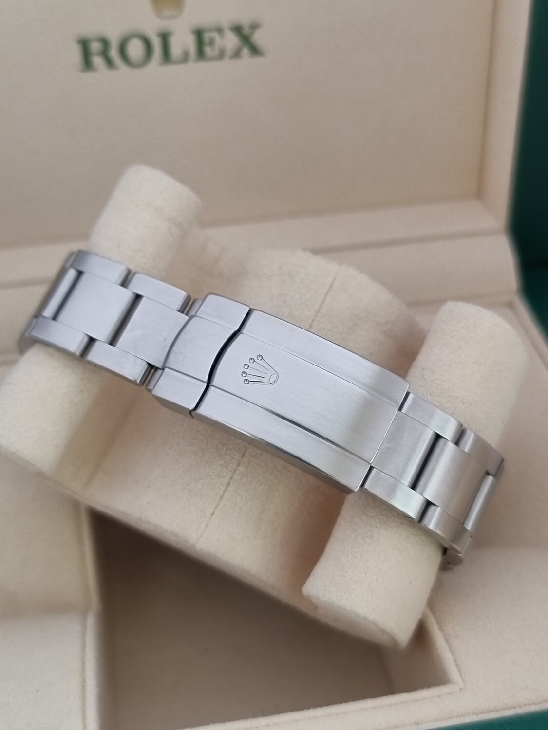 Rolex Airking Watch Ref: 116900 - 2018 Full Set - Discontinued Model - &#39;Bloodhound&#39;