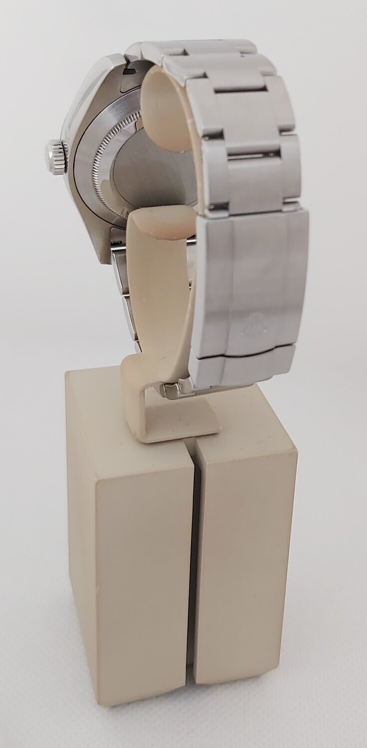 Rolex Airking Watch Ref: 116900 - 2018 Full Set - Discontinued Model - &#39;Bloodhound&#39;