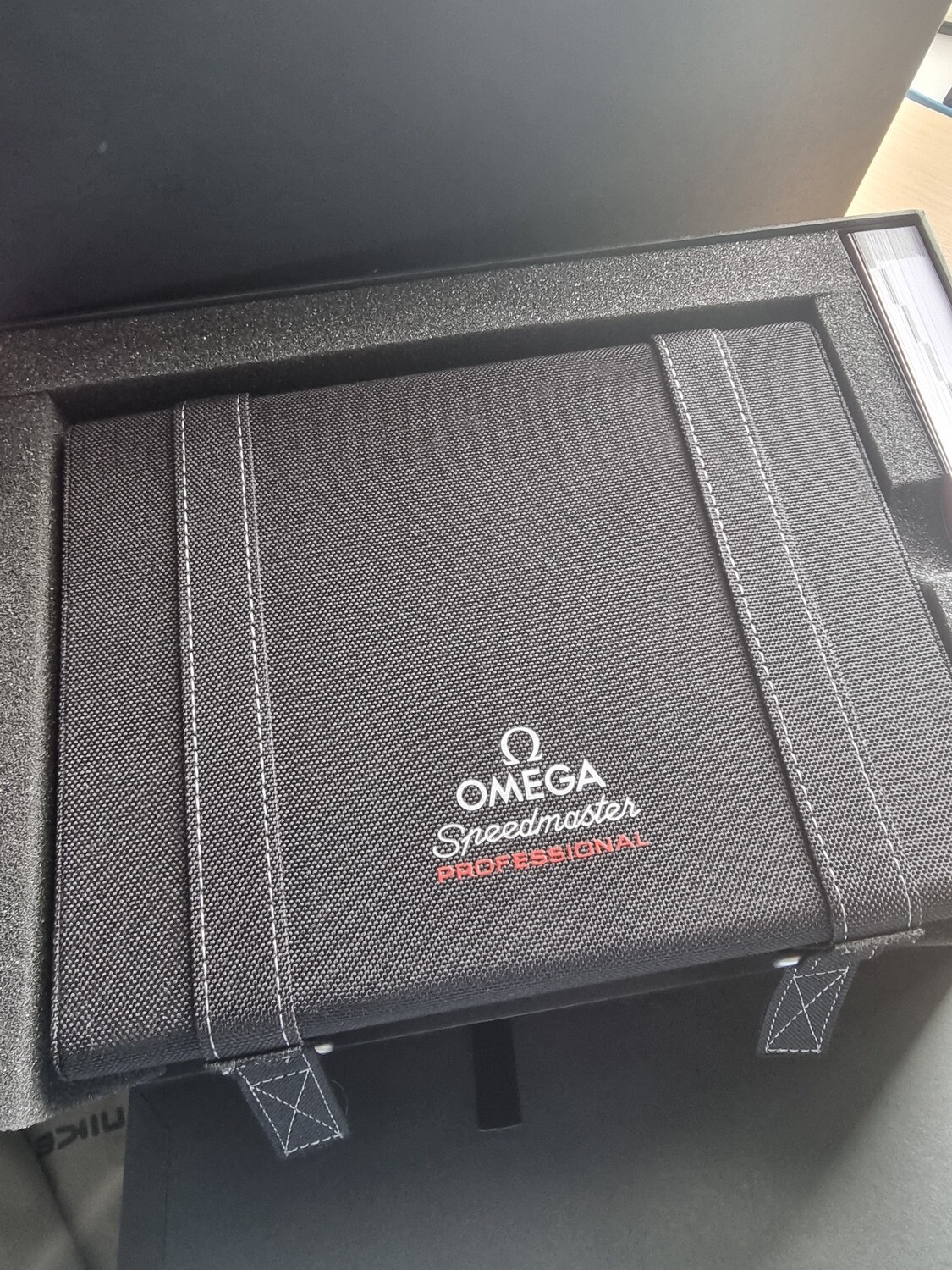 Omega Speedmaster Pro Moonwatch 42mm 310.32.42.50.01.001 - 2022 Full Set