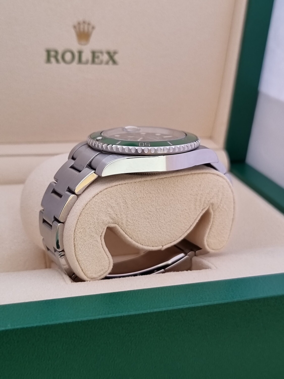 Rolex Submariner 116610LV Hulk, 2016 Full Set