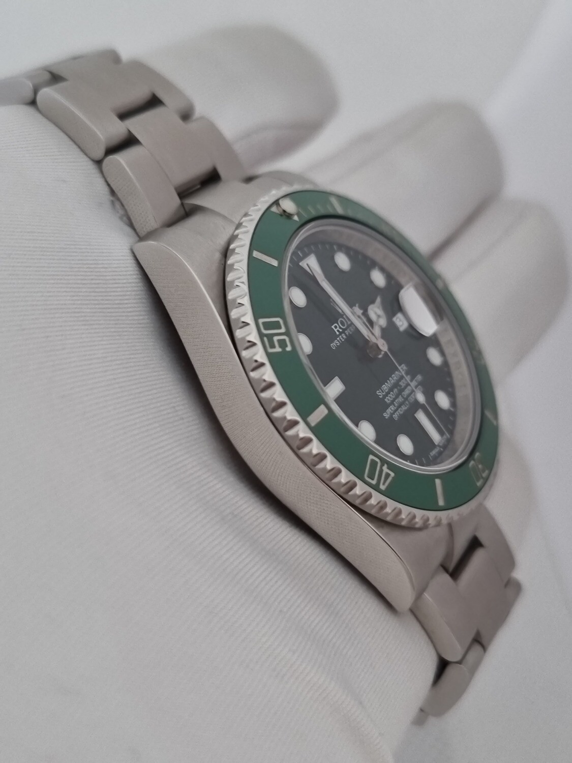 Rolex Submariner 116610LV Hulk, 2016 Full Set