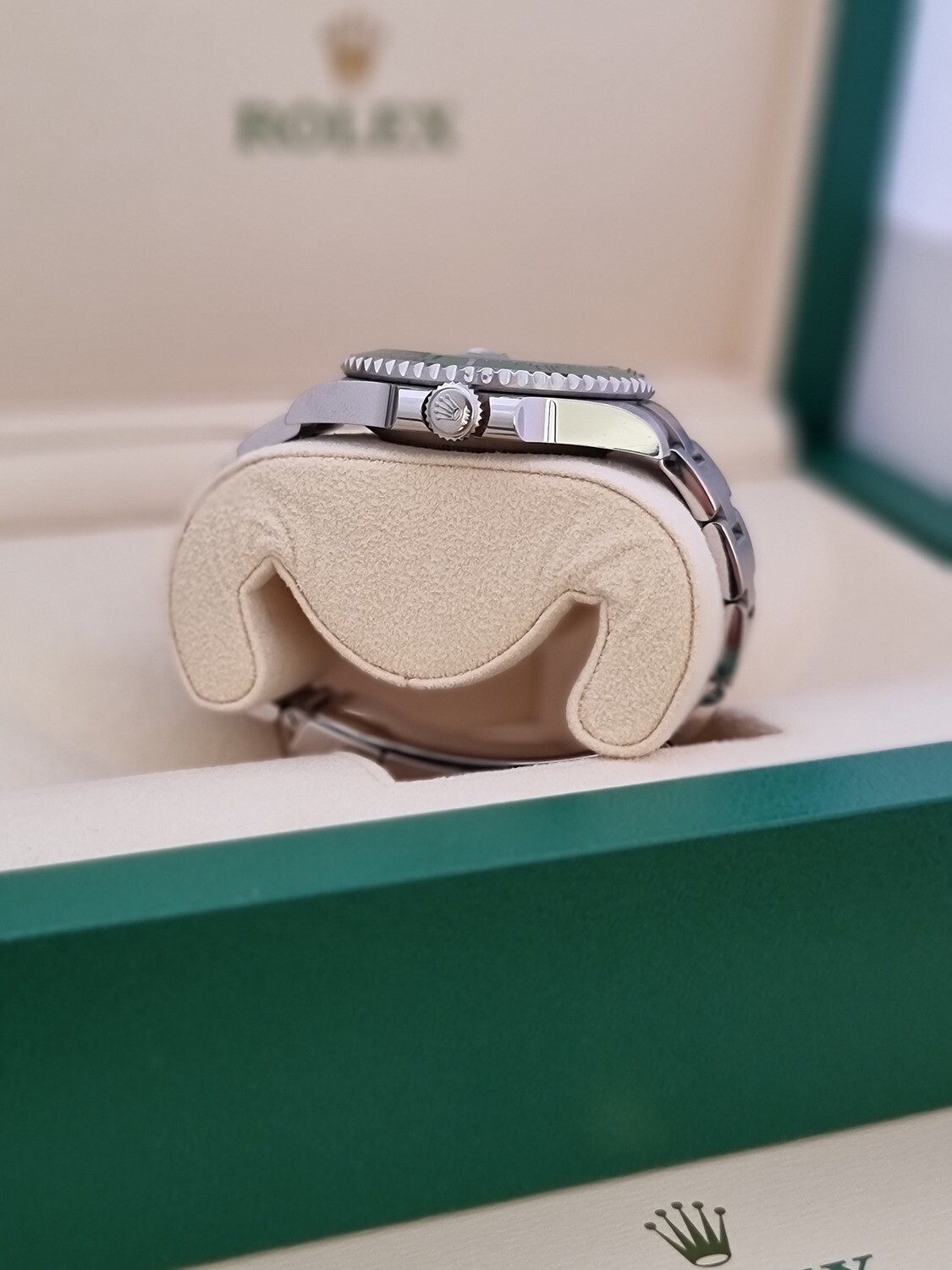 Rolex Submariner 116610LV Hulk, 2016 Full Set