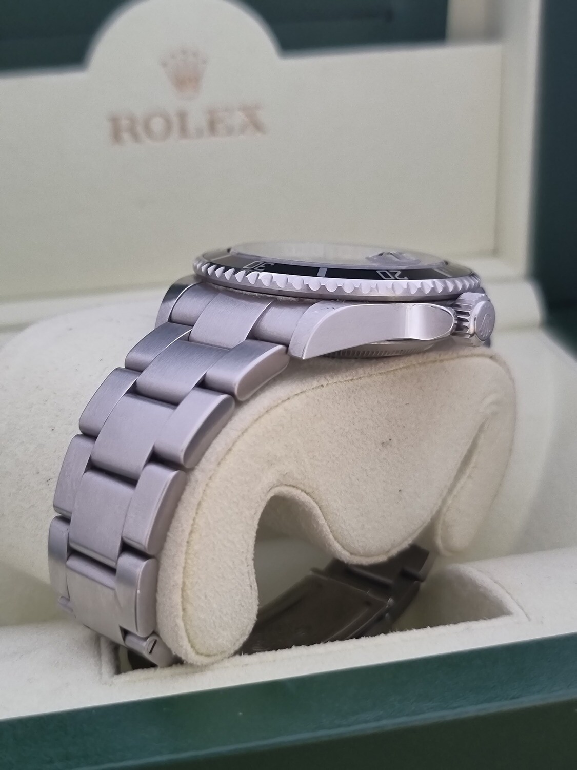 Rolex Submariner Date 16610, 2009 Full Set, Exceptional Condition Never Polished