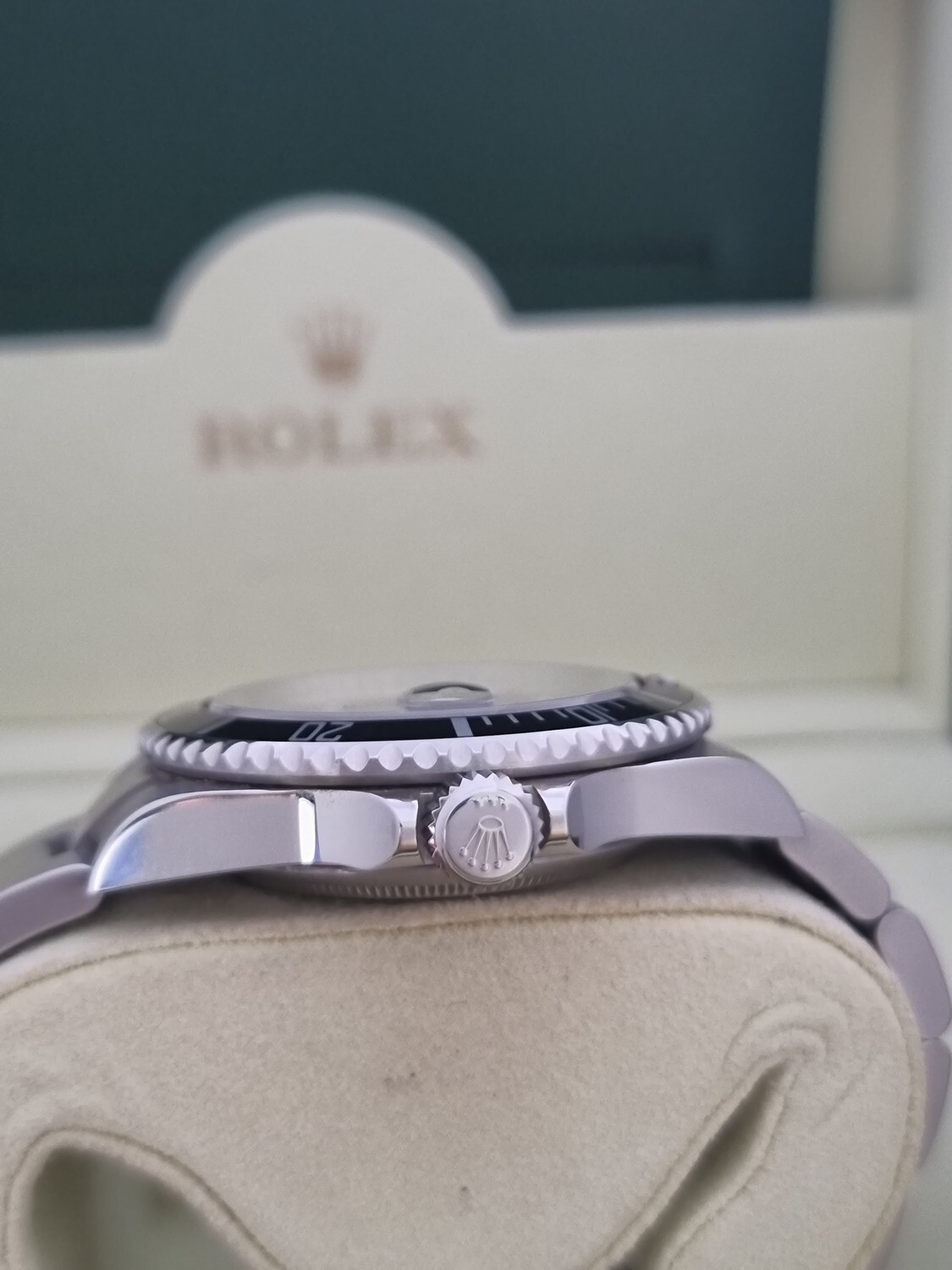 Rolex Submariner Date 16610, 2009 Full Set, Exceptional Condition Never Polished