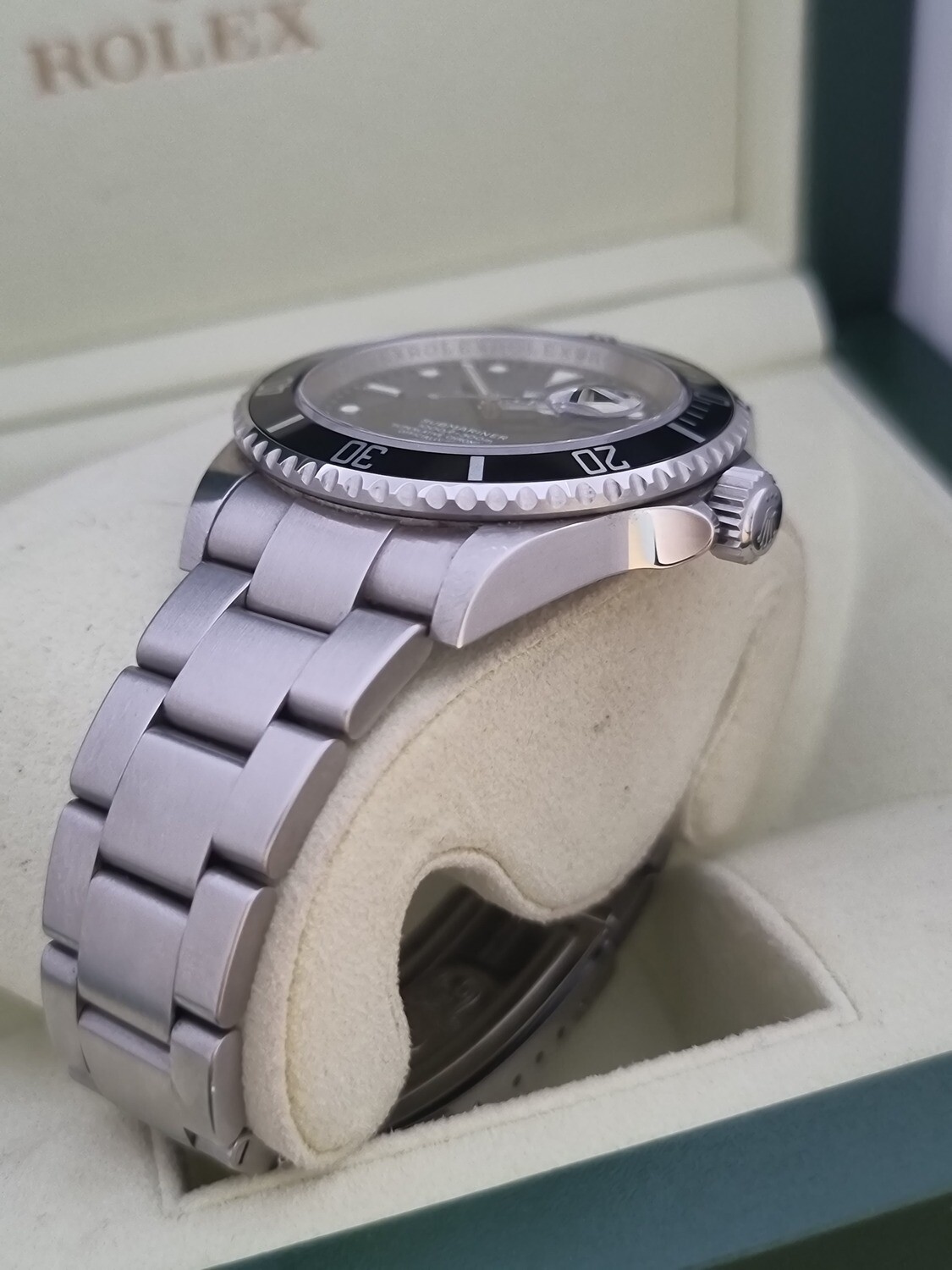 Rolex Submariner Date 16610, 2009 Full Set, Exceptional Condition Never Polished