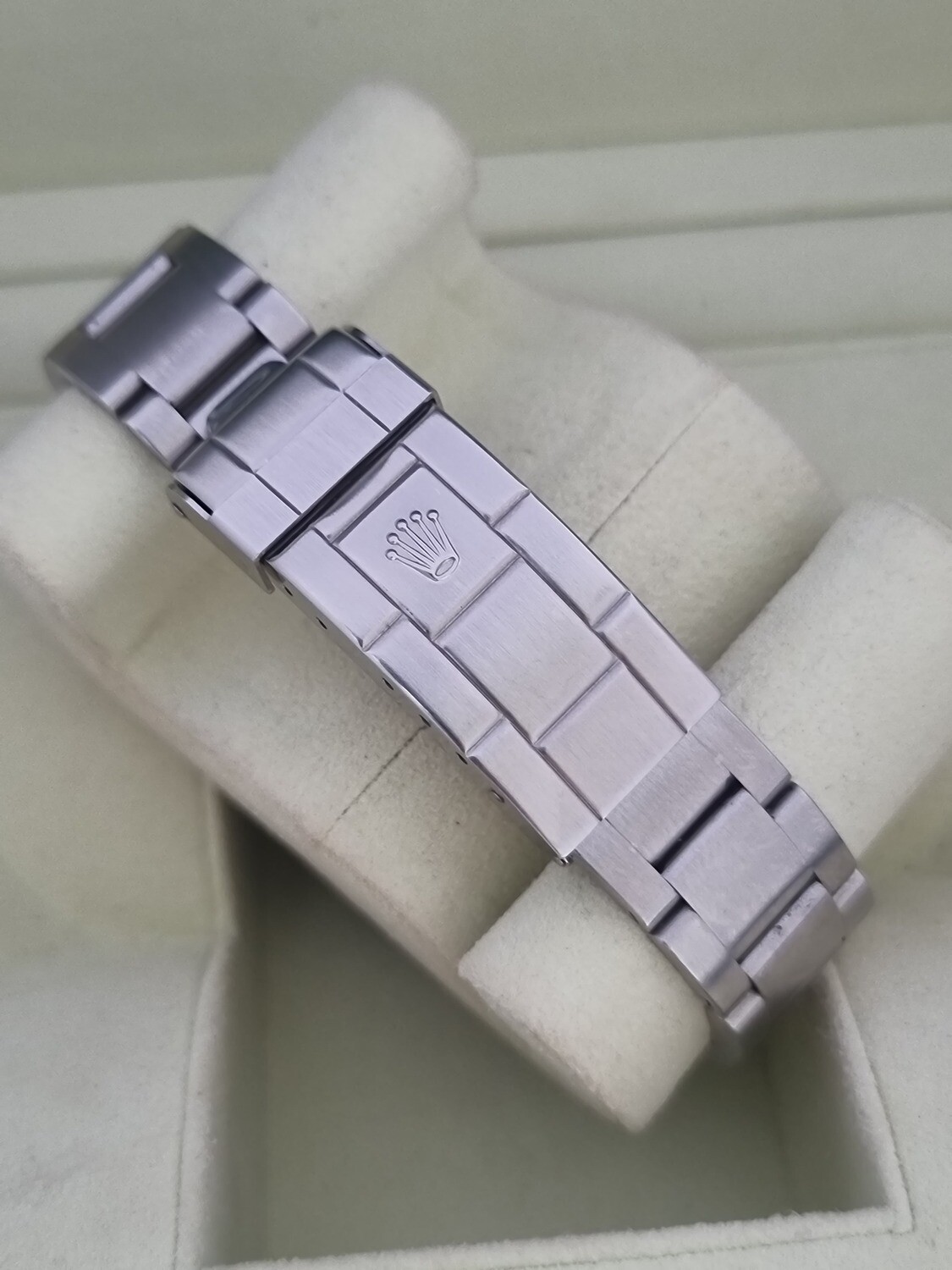 Rolex Submariner Date 16610, 2009 Full Set, Exceptional Condition Never Polished