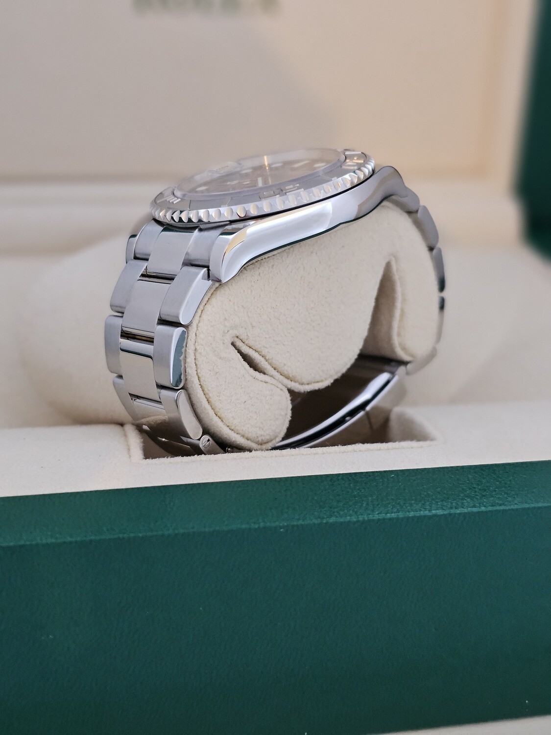 Rolex Yachtmaster 40mm 126622 - Blue Dial - 2023 Full Set, Exceptional condition
