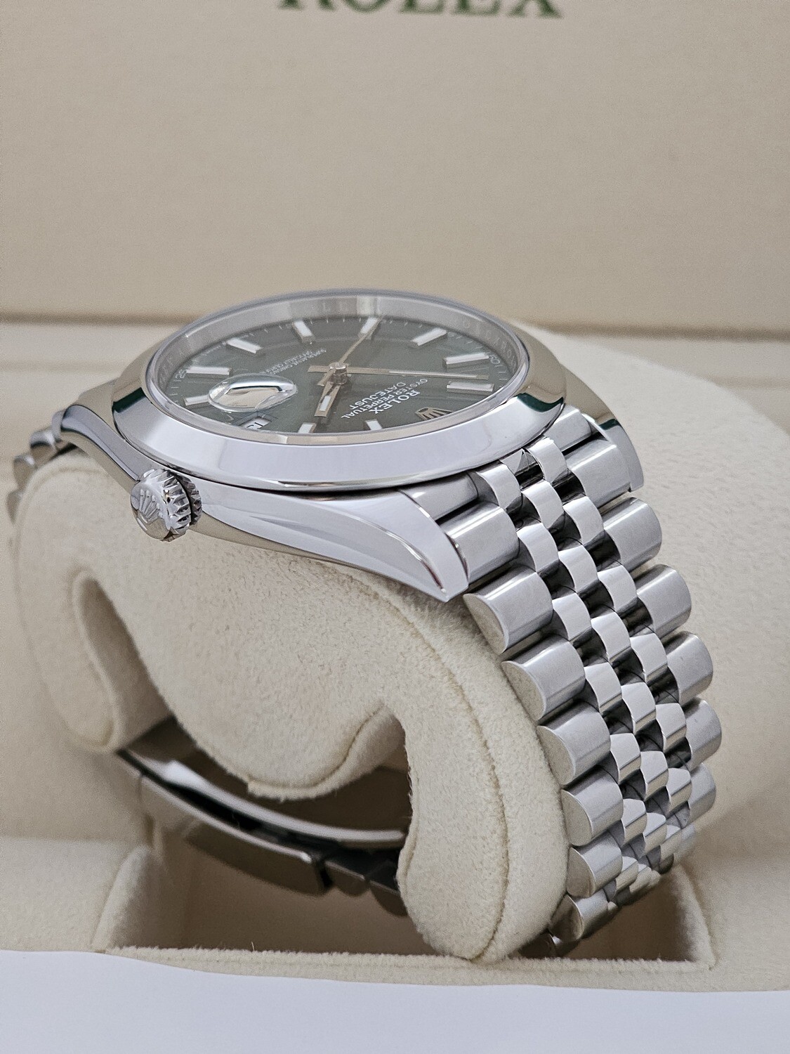 Rolex Datejust 126300 41mm Mint Green Dial - Full Set 2022 - Excellent Condition