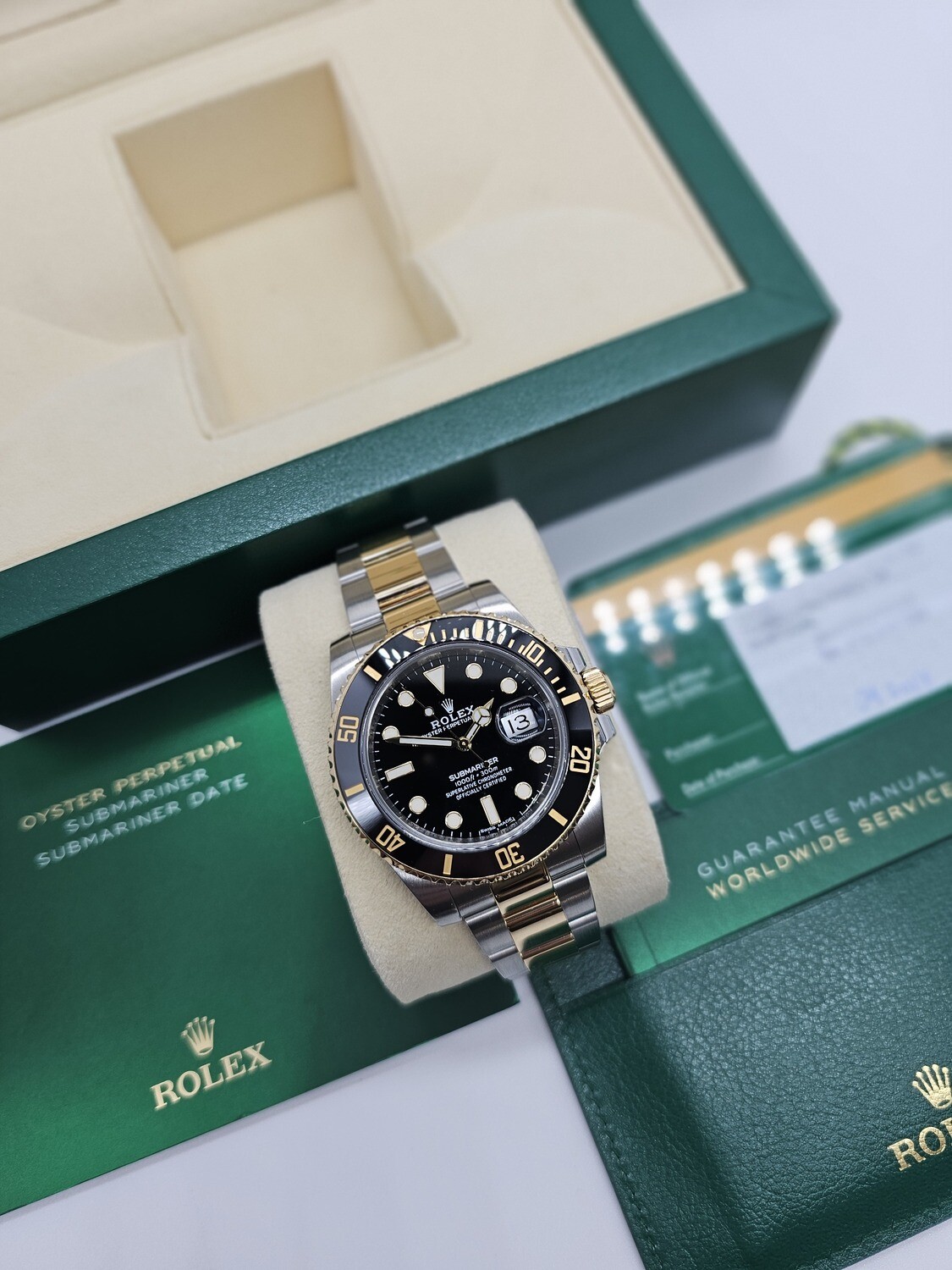 Rolex Submariner Date Watch, Ref 116613LN - 2014 Box &amp; Papers