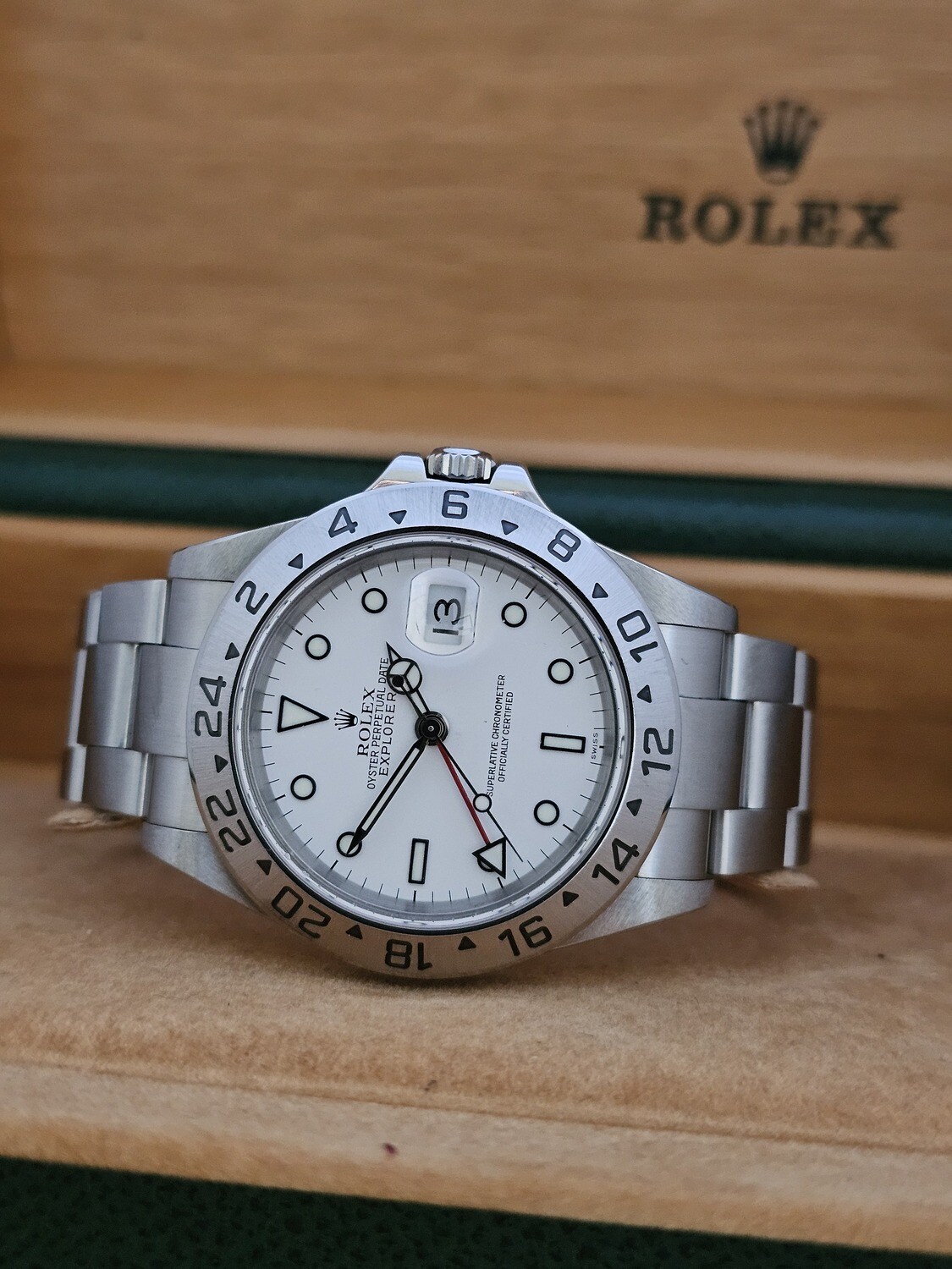 Rolex Explorer II 16570, Full Set, Swiss Only dial