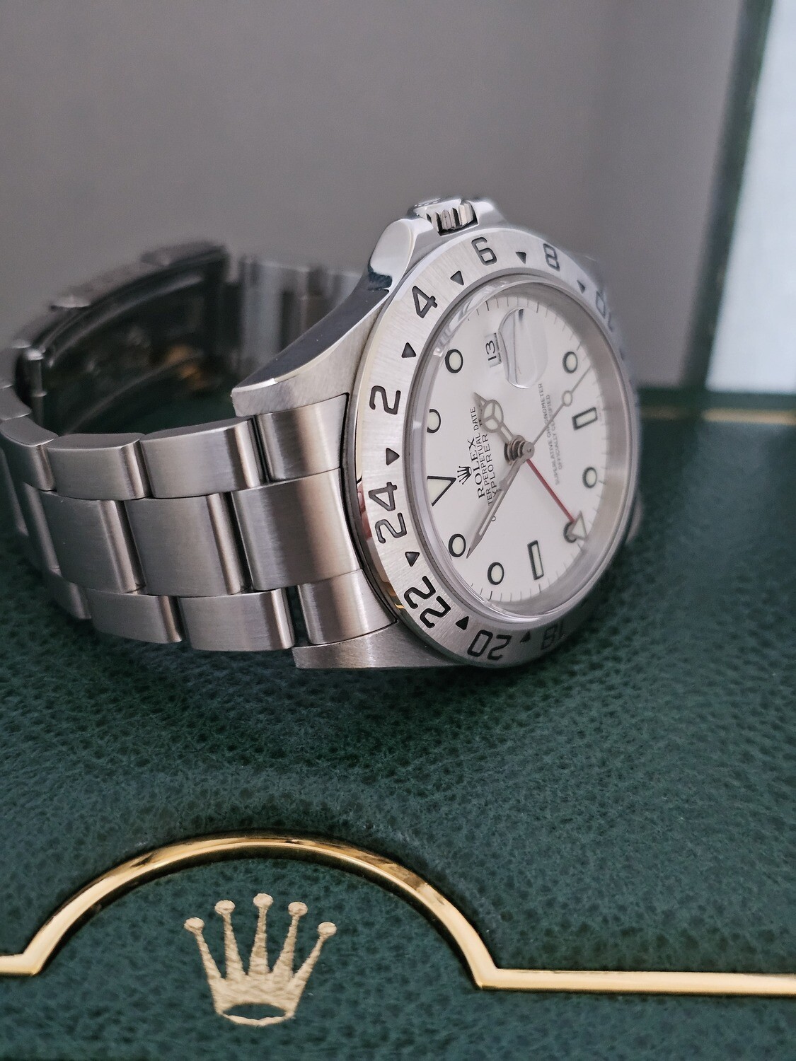 Rolex Explorer II 16570, Full Set, Swiss Only dial
