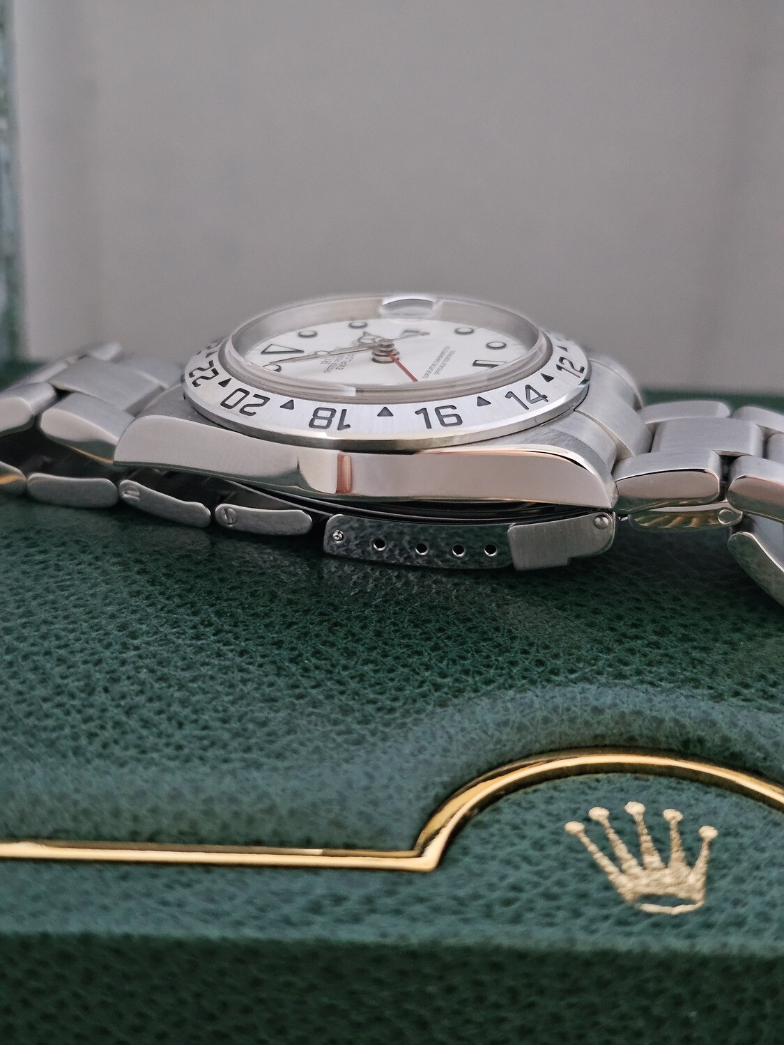 Rolex Explorer II 16570, Full Set, Swiss Only dial